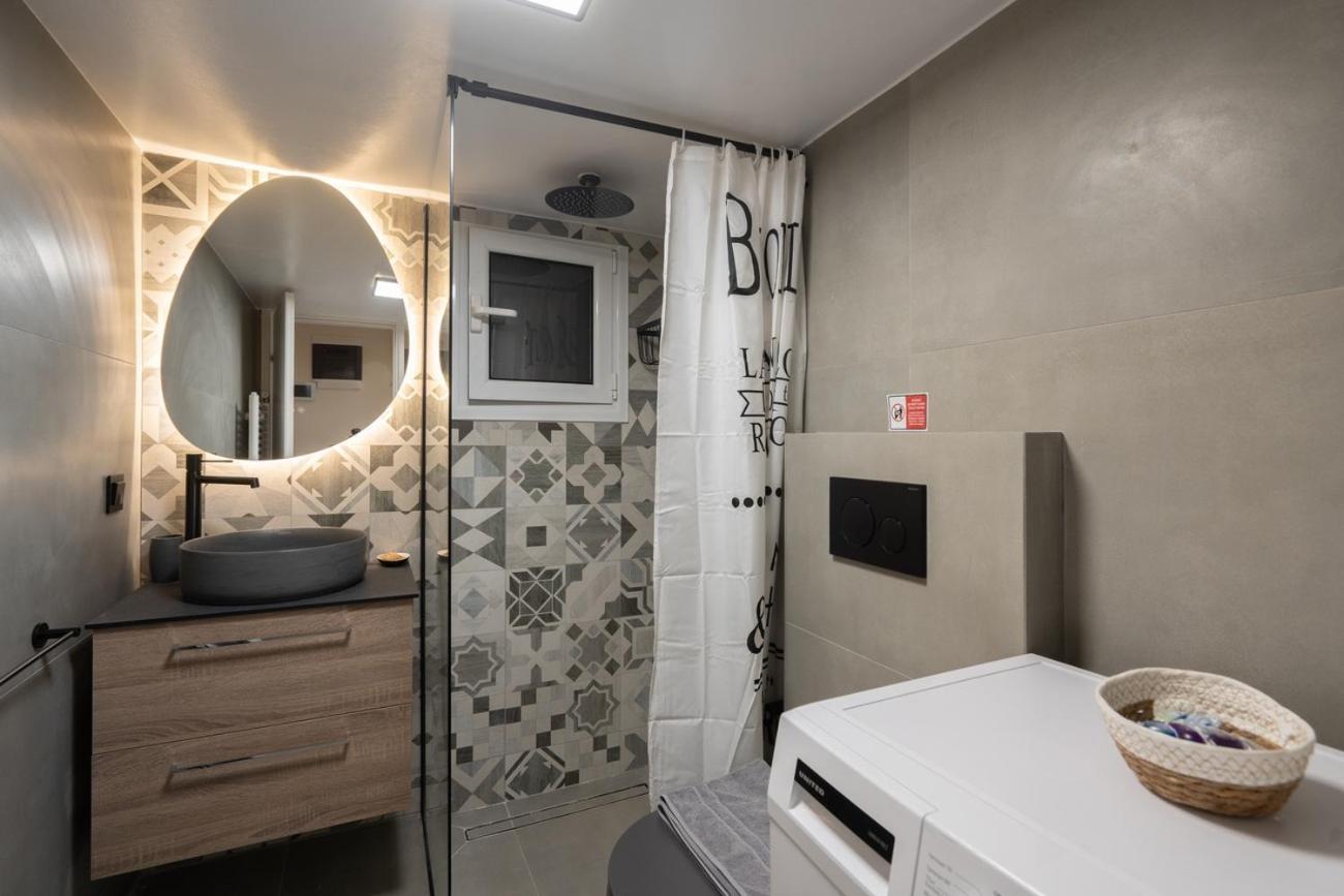 Acropolis Luxury